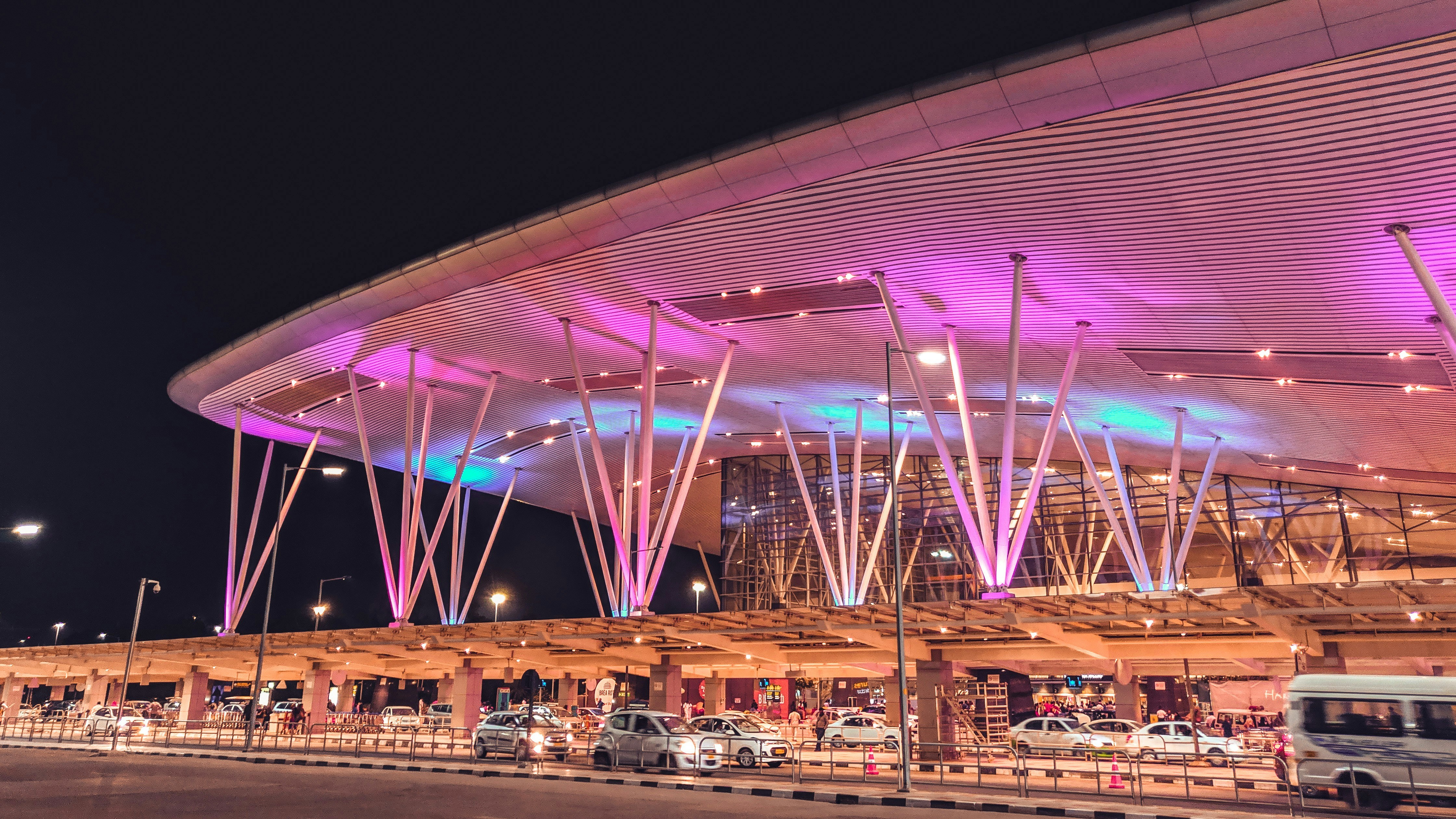Premium Airport Transfer Service - Reliable Pickup and Drop Service to Kempegowda International Airport
